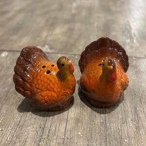 Two Turkey Thanksgiving Salt and Pepper Shakers Both Have 3 Holes Made In Japan